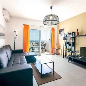 https://apartamentos-panelo.in-canary-islands.com